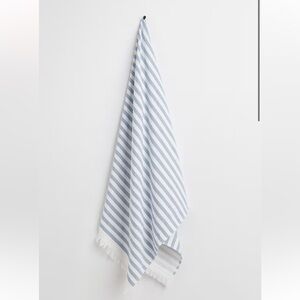 ❤️ Blogger’s Favorite STRIPE BEACH TOWEL